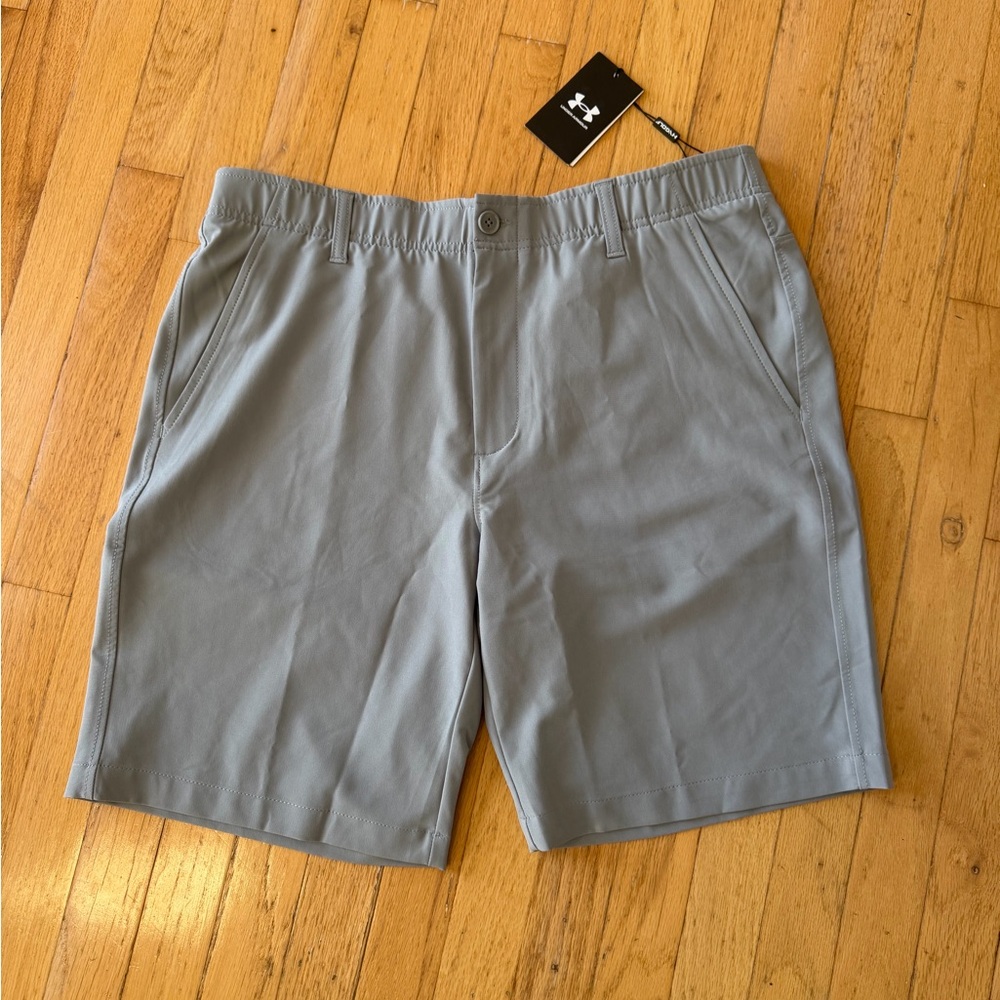 Under Armour Men's Light Gray Drive Short - Golf. Size 36